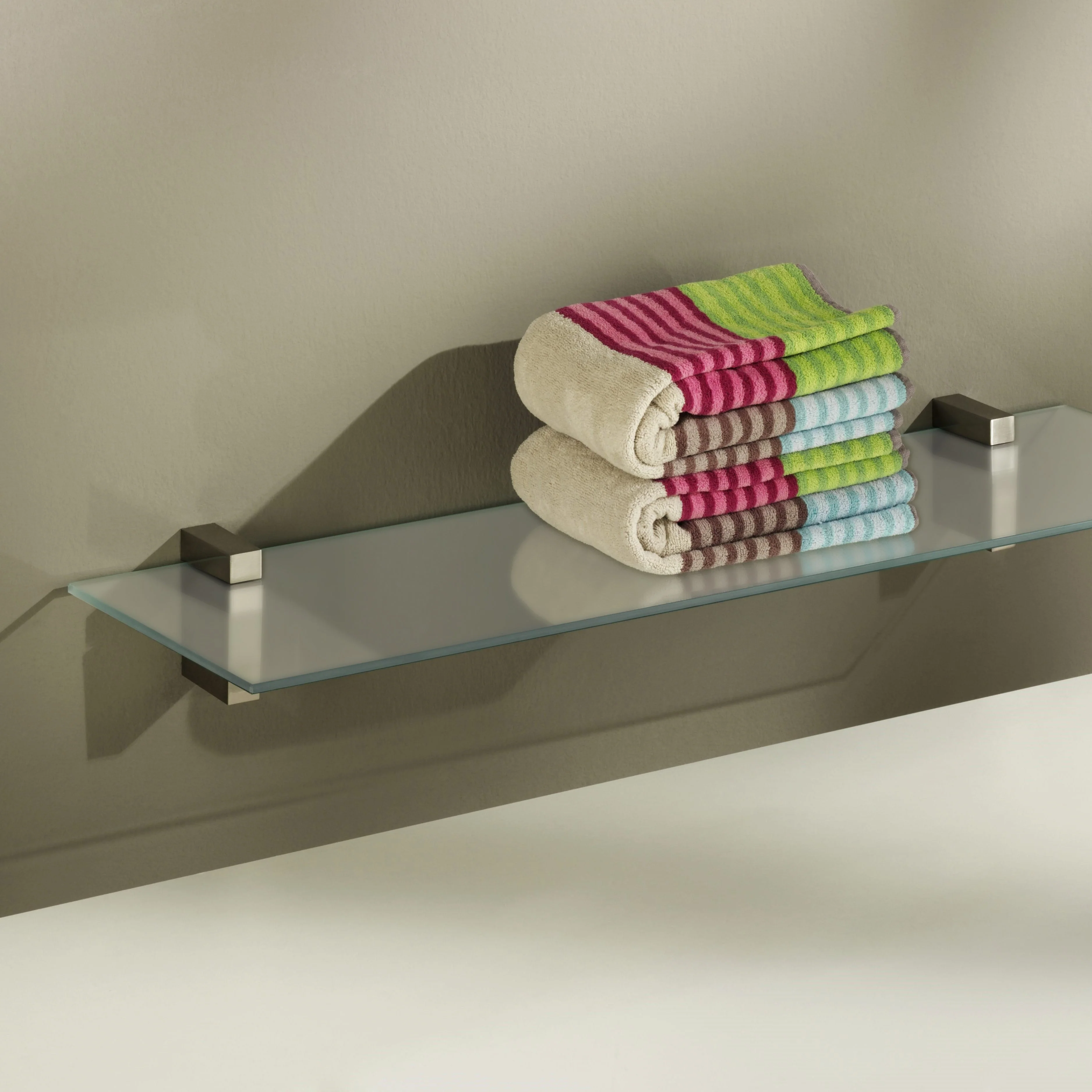GLASSLINE Standard Shelf and CUADRO MAXI Clip - Image 9